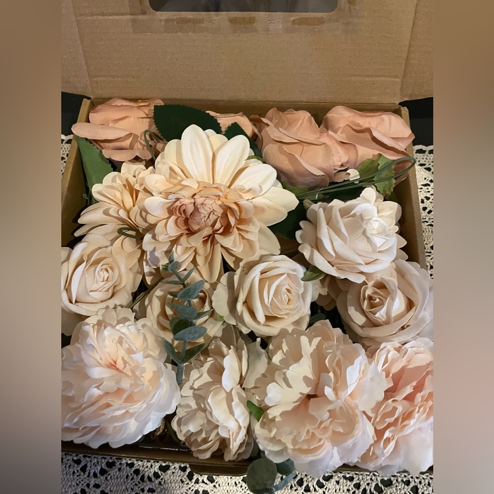 New in box - Artificial Flowers Combo Box Set